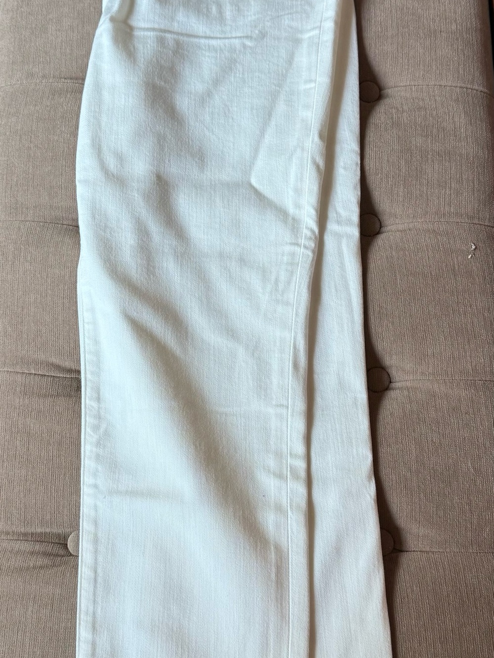 New with Tags! Chico's White Girlfriend Slim Leg Crop Pants